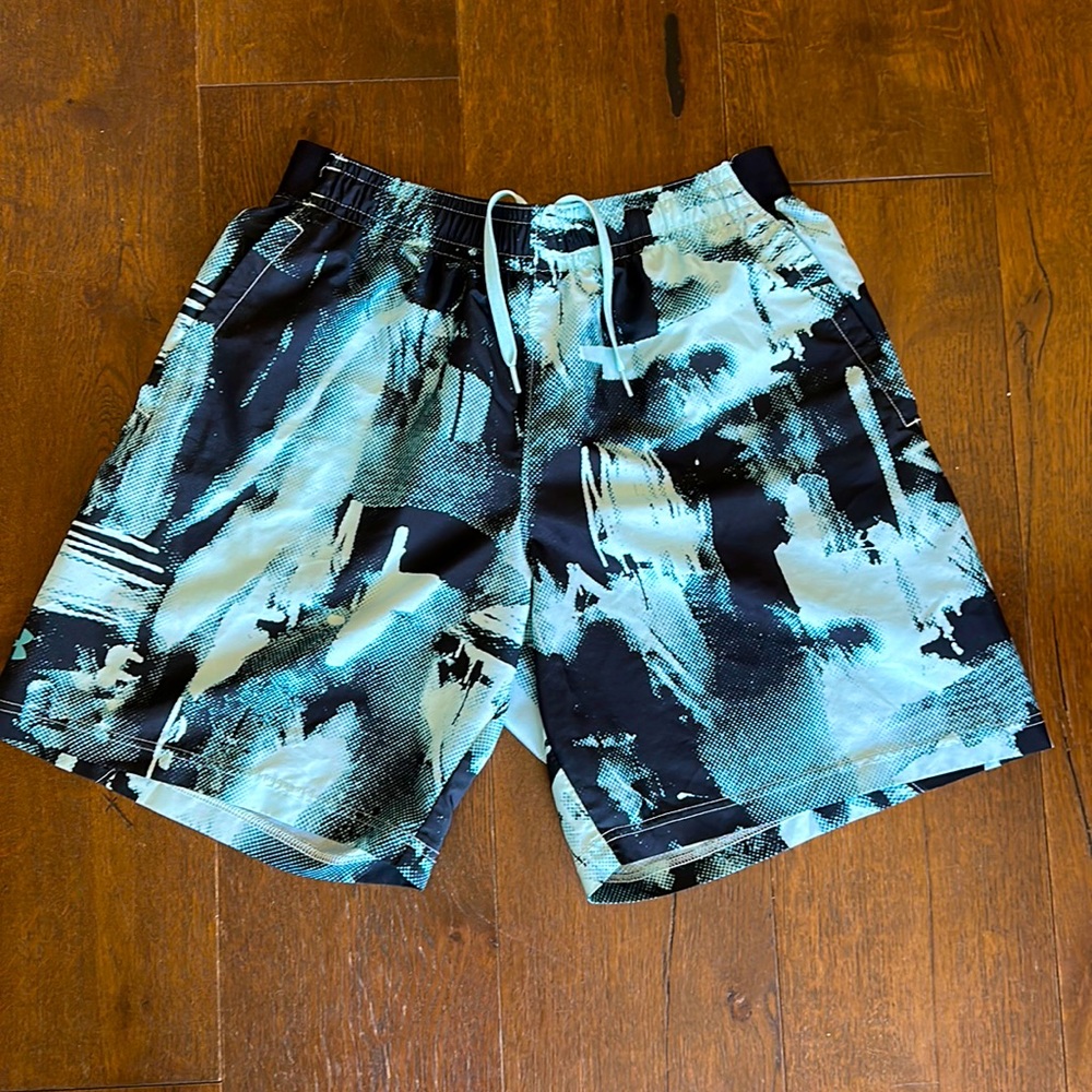 Under Armour athletic shorts Large